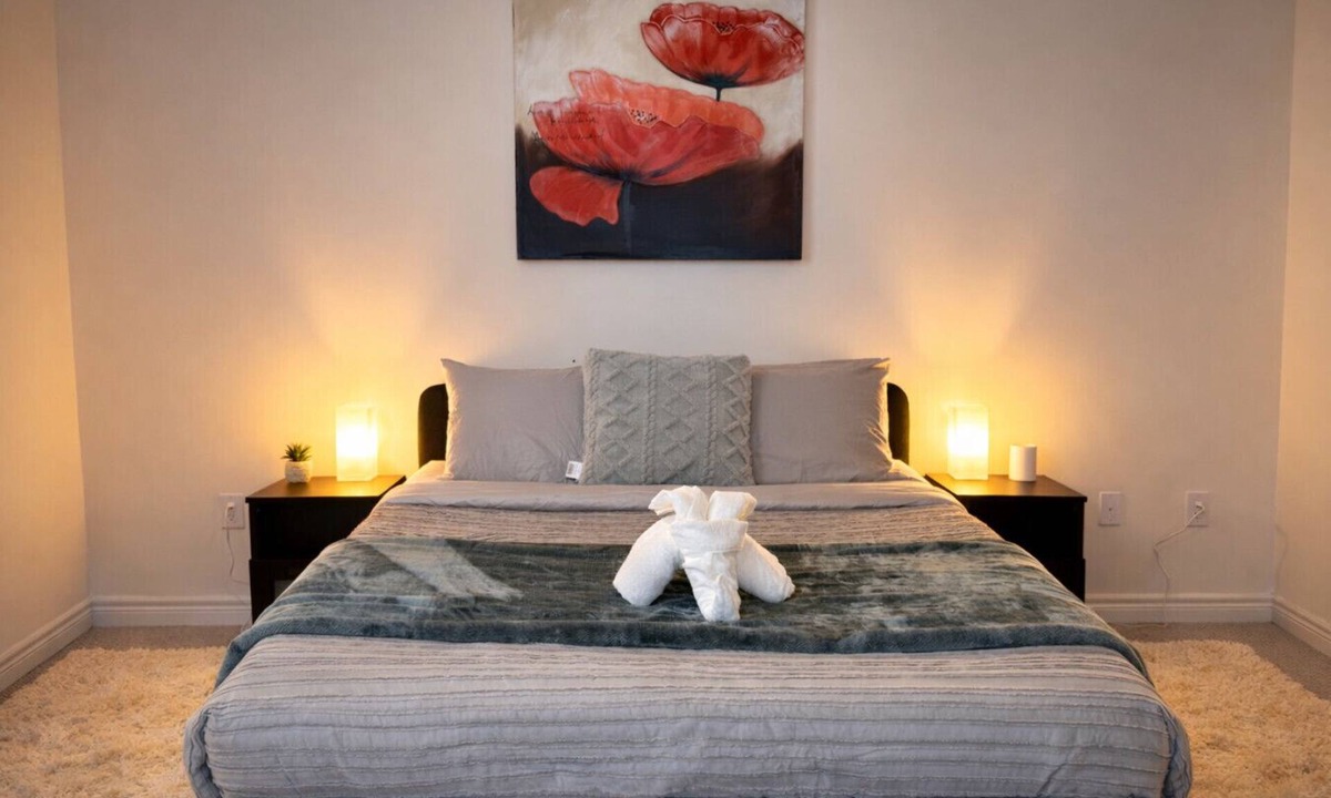Mount Pleasant House | Wedding & Group | 4-BDRM | Spacious-Elegant-Private