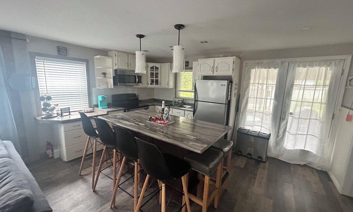 Pointe-du-Chene Cottage | Welcome to our modern cozy three bedroom cottage located in Pointe-du-Chene