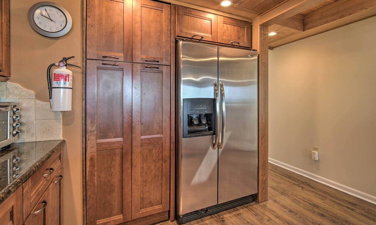 Southend Condo | Welcoming Brigantine Condo w/Ocean Views!