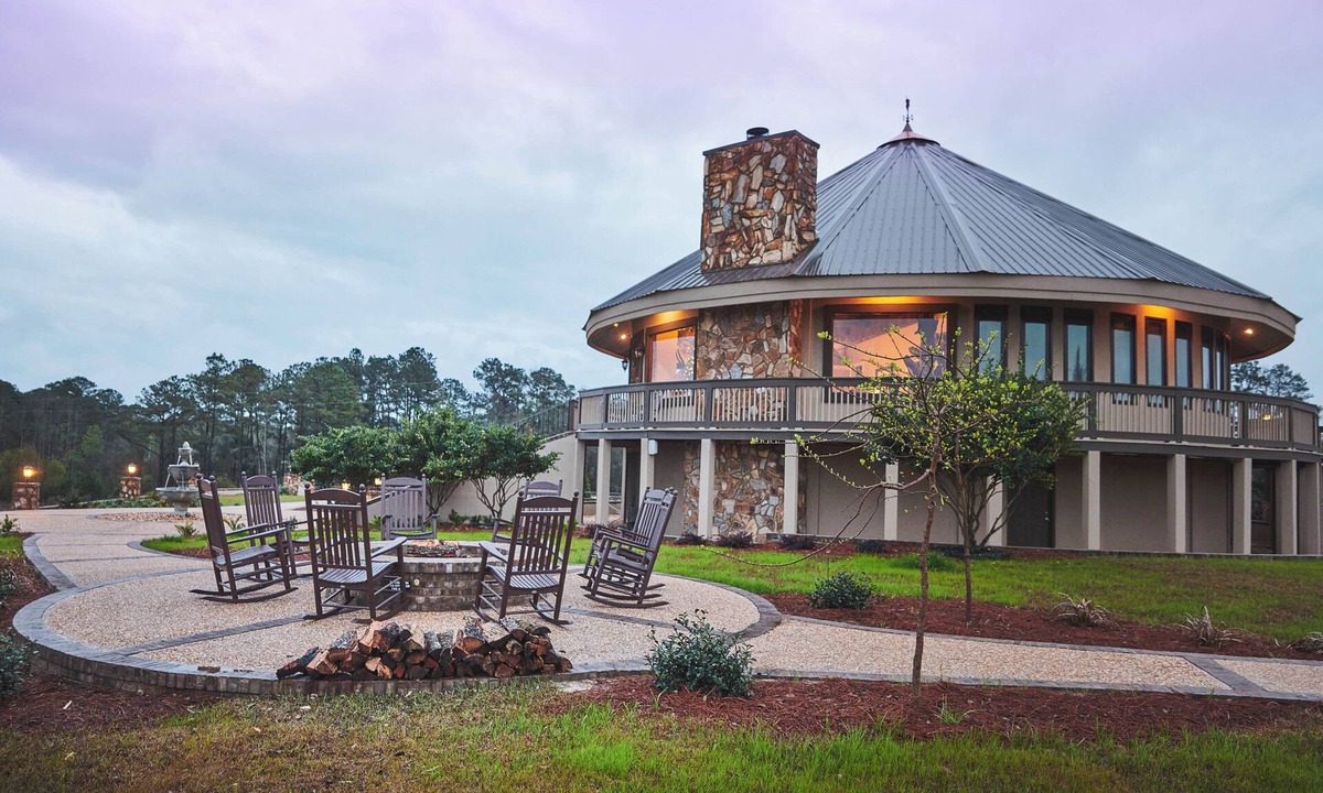Attapulgus Cabin | Where Rustic Charm Meets Luxury-4 Bedroom/4 Bath Plantation Lodge