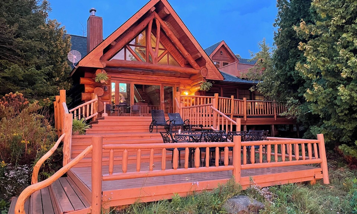 Lion's Head Cottage | Wishbone Retreat. Waterfront. Lion's Head. 6-Bedroom Custom Log Home