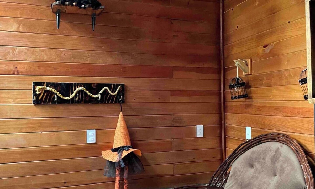 Santa Lucia Cabin | Witch Cabin. The Fauna Labyrinth