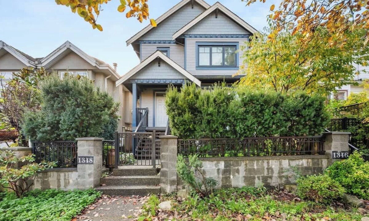 Grandview-Woodland House | Your Next Stay Spacious, Bright & Sophisticated