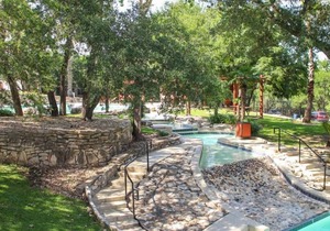 CozySuites 2BR Apartment Skyline Barton Creek #05