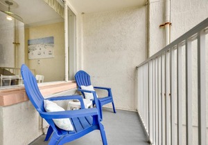 Daytona Beach Studio w/Private Lanai 1 Mi to Pier