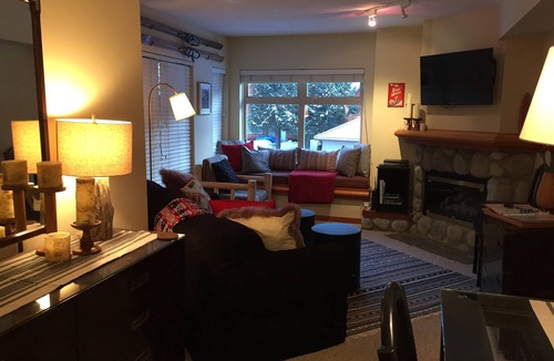 Whistler Creekside Condo | 1 BR at base of Whistler Creekside Gondola