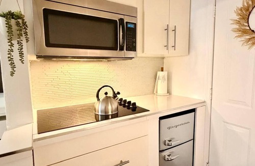 Mid Beach Condo | 1 BR on Collins Ave. steps away from the BEACH