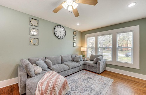 Uptown Apartment | 1 Mi to San Antonio Zoo: Olmos Park Apt!