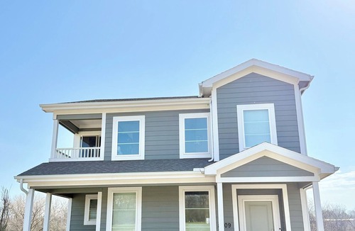 Raytown House | 10 minutes from nearby stadium - 3 bedrooms, 8 guests!