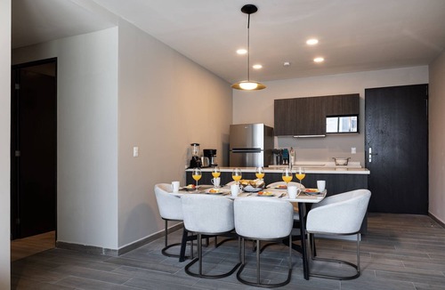 Monterrey Apartment | 15th Floor City & Mountain Views with Pool & Gym
