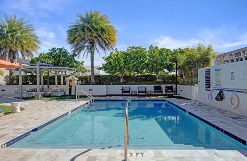 West Avenue House | 17WEST Spacious 3BR Apartment with Balcony -516