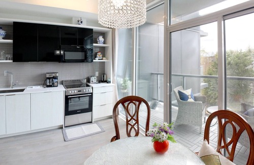 Midtown Toronto Condo | 1BDR/2BD/1BA luxury boutique condo in Forest Hill(long term)