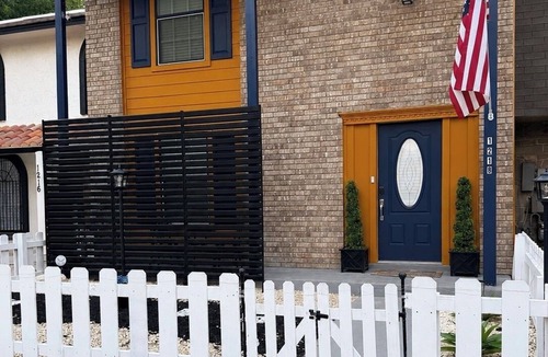 Heritage House | 2.7mi SeaWorld, 6.4mi Lackland, Arcade, Games