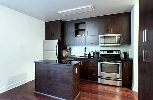 St. Lawrence Condo | 2-bed, 2-bath spacious condo one block from St Lawrence market