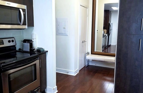 St. Lawrence Condo | 2-bed, 2-bath spacious condo one block from St Lawrence market
