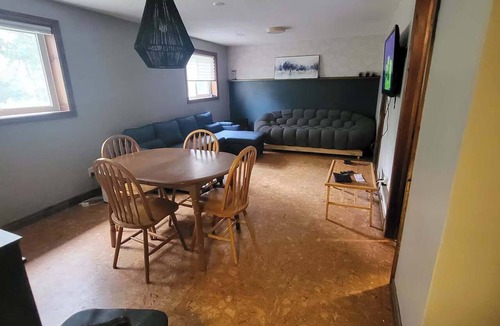 Salem Apartment | 2 bedroom apartment close to downtown Elora, Pet Friendly.
