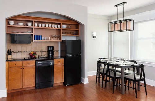 Downtown San Antonio Condo | 2 Bedroom Plus Condo w/Kitchen, Sleeps 6, in San Antonio, Riverside Suites!