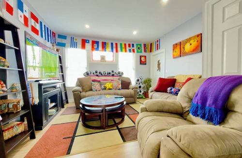 Forest Hill Apartment | 2-bedroom South American apartment WiFi parking