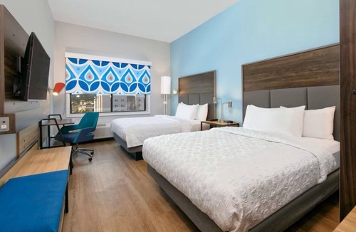 Far North Central Hotel | 2 Convenient Rooms Stay Minutes from Six Flags Fiesta Texas