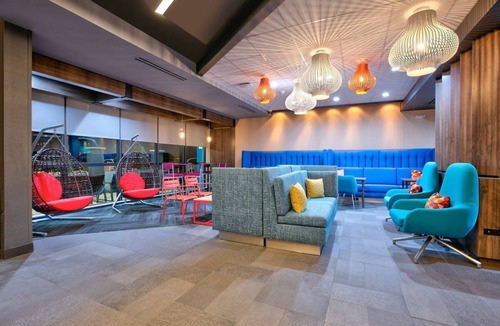 Far North Central Hotel | 2 Convenient Rooms Stay Minutes from Six Flags Fiesta Texas