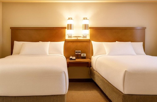 St. Johns Hotel | 2 Convenient Units! Pets Allowed, FREE Parking, Quick Drive to The Vortex!