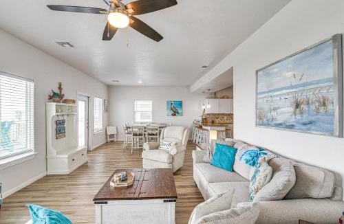 Freeport House | 2 Decks, Patio & Views: Beachfront Texas Retreat