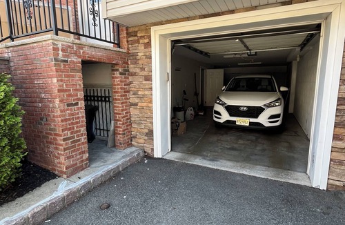 Wallington Condo | 2-Level 2 bedroom, 2 1/2 bath condo near MetLife. Easy rideshare access