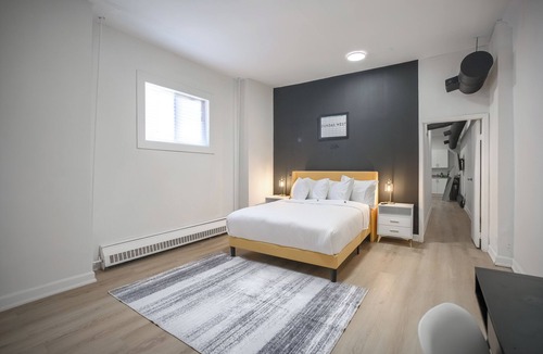 Wychwood Apartment | 2 Queen Deluxe Suite