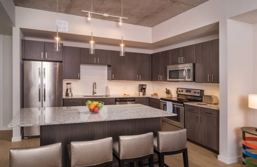 West End Condo | 2BD/Austin - Full Kitchen, W/D, Balcony, Fire Pit!