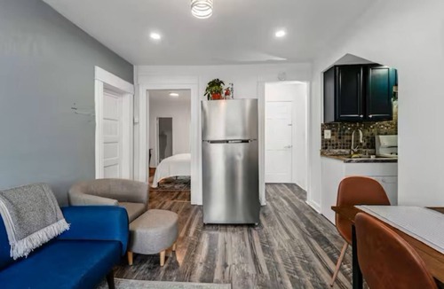 North Bergen House | 2BDR 3Bed Second Floor/15 minutes to NYC Times Sq.