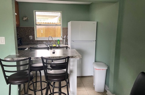 Park East Apartment | 2BR Downtown Sarasota Florida Vacation Rental, Pet-Friendly Close to Lido-Siesta