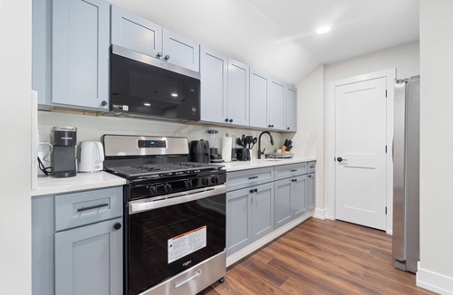 North Bergen Apartment | 2BR North Bergen Apartment/15 Min to Manhattan/Parking
