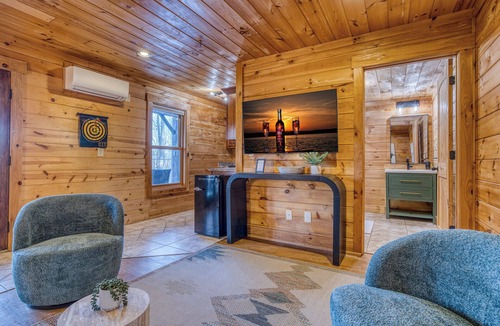 Talking Rock House | 2MstrSuites~Pickleball~Golf~Hottub~Firepit~Gameroom~pooltable~Views~Sleeps 16