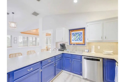 Butler Beach Apartment | 3-bed, walk 2 the beach, hot tub, updated, pets ok