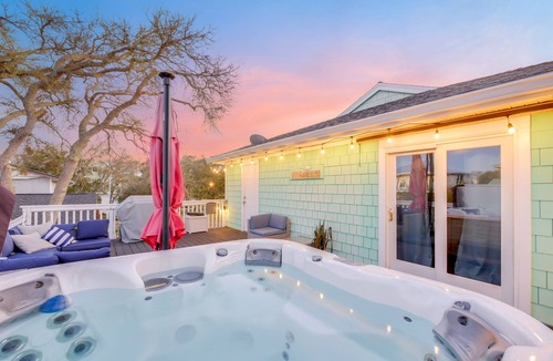 Butler Beach Apartment | 3-bed, walk 2 the beach, hot tub, updated, pets ok