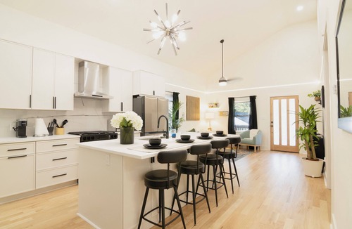 Pittsburgh House | 3-bedroom home in beautiful Atlanta. 10 mins from Mercedes Benz. FIFA World Cup