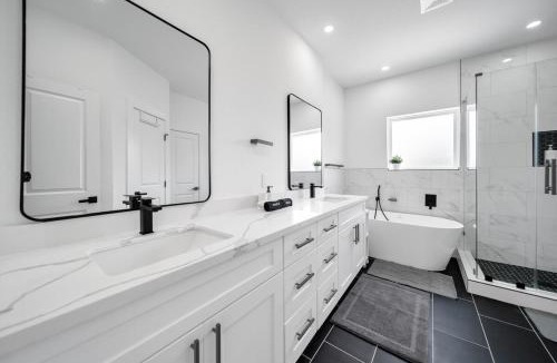 OST - South Union House | 3 Bedroom House By Blue Oak Residential Furnished Short Term Rentals Houston Near Med Center, NRG, Zoo, Downtown