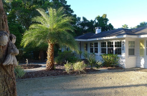 Bay Isle House | 3 Bedroom House North End of Siesta Key - Short Walk To Shell Beach