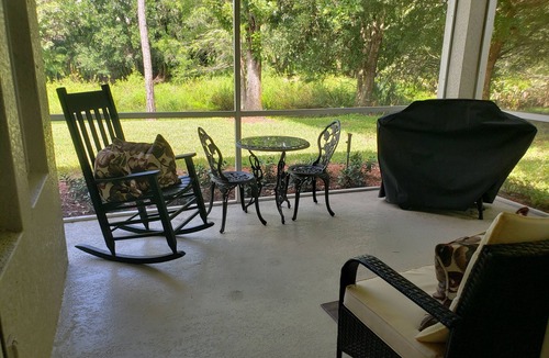 Colonial Oaks House | 3 BR, 2 Bath W/Community Pool & Exercise Rm Located In A Quiet Gated Community