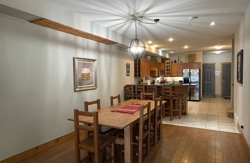 Osoyoos House | 3 BR luxury Townhouse on Canada's warmest lake