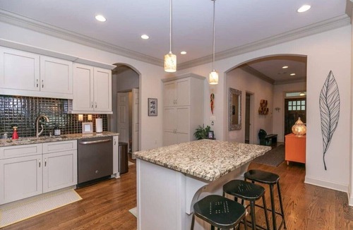 North Ormewood Park House | 3 Miles to World Cup Stadium | Near Beltline