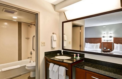 Gwinnett Place Hotel | 3 Pet-friendly Units! Pool Access and Free Parking & Breakfast Included!