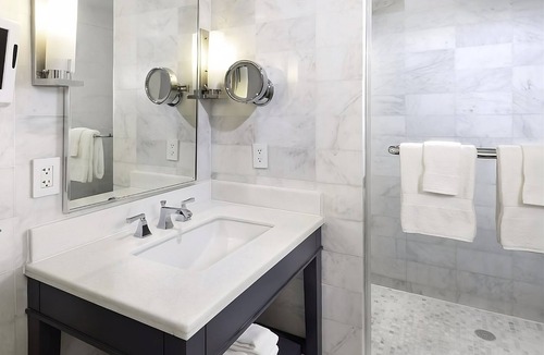 Mid Beach Hotel | 3 x Tresor One Bedroom Oceanview Accommodations at Fontainebleau Miami Beach