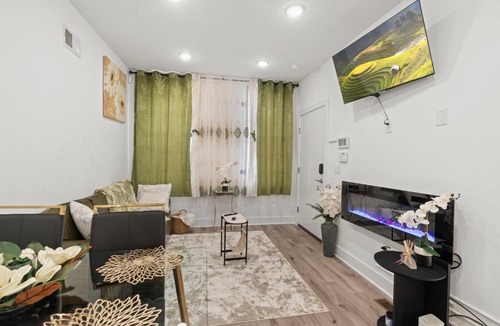 North Philadelphia West Apartment | 3BR-2BA Luxurious Green Oasis Private Backyard Patio