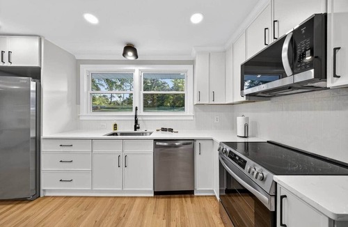 Forest Hills House | 3BR Augusta Retreat | EV Charger | Convenient Location