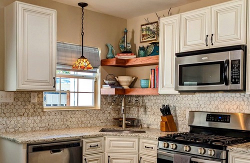 West San Antonio House | 3BR Family Home Near Downtown & Lackland AFB - Sleeps 8