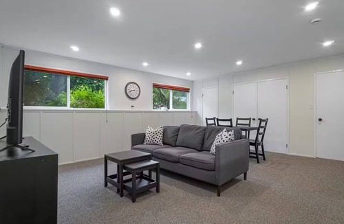 Blueridge Apartment | 3BR N Van Suite, Near Mtn, 20 min to World Cup