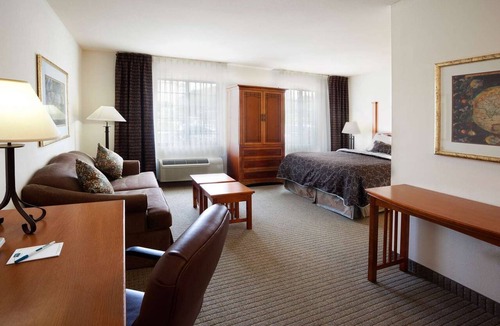 Vance Jackson Hotel | 4 Spacious Suites w/Free Breakfast | A short drive to Six Flags Fiesta Texas