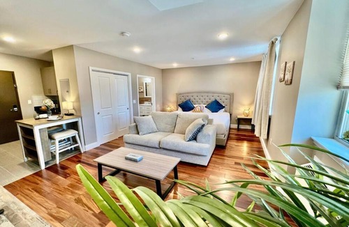 Logan Square Apartment | 403 Luxury and Comfy King bed in Central city of phily
