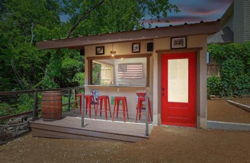 Flower Mound House | 5-BD 3-BA Serene Retreat in Heart of Flower Mound